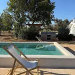Trullo Carbone Nyaraló *