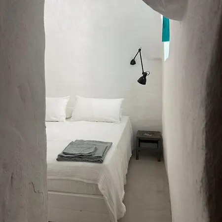 Trullo Carbone * سيغلي ميسابيكا